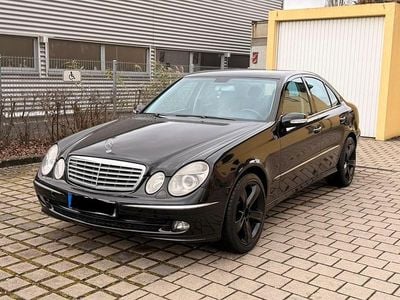 Gebraucht Mercedes E320 Avantgarde 224 PS (164 kW) 2005 Schwarz Limousine