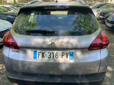 Gebraucht Peugeot 2008 Active 102 PS (75 kW) 2019 Grau SUV