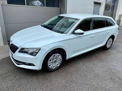 Gebraucht Skoda Superb Ambition 150 PS (110 kW) 2018 Laserweiss Kombi