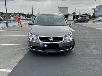 Gebraucht 2009 VW Touran Highline Van / Kleinbus | 6.000 € (Teuer)