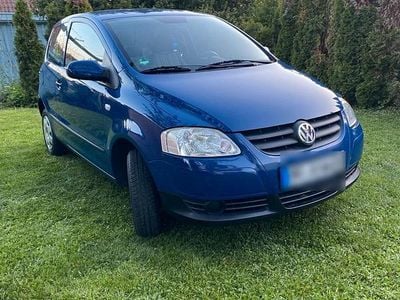 Second-hand VW Fox 54 CP (39 kW) 2005 Albastru Hatchback