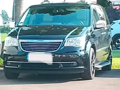 Gebraucht Chrysler Town & Country Touring 284 PS (208 kW) 2014 Schwarz Van / Kleinbus