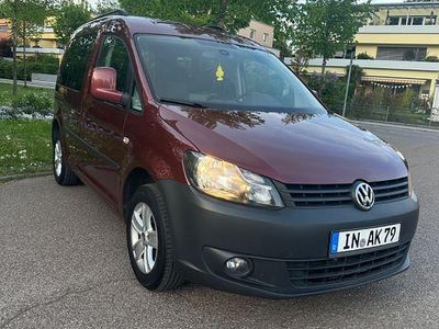 Usado VW Caddy Comfortline 102 HP (75 kW) 2013 Vermelho Monovolume