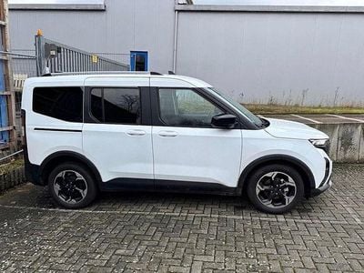 Usata Ford Tourneo Courier Active 125 CV (91 kW) 2026 Bianco Monovolume