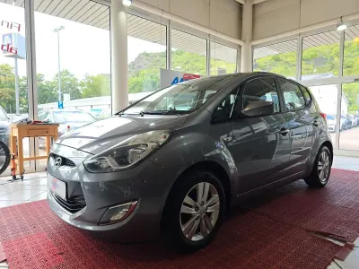 Gebraucht Hyundai ix20 90 PS (66 kW) 2015 Grau Kleinwagen