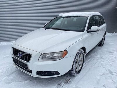 Weiß Gebraucht 2010 Volvo V70 Kinetic Kombi | 2.790 € (Superpreis)
