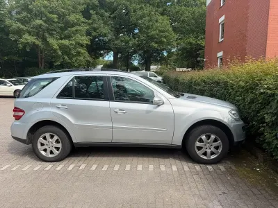 Gebraucht Mercedes ML280 190 PS (139 kW) 2006 Silber SUV