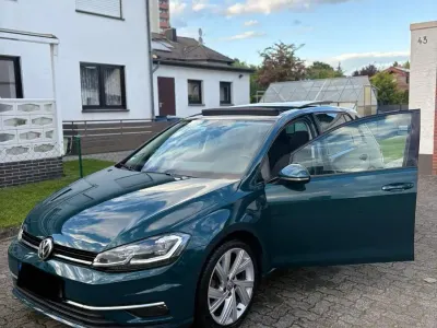Gebraucht VW Golf VII Highline 150 PS (110 kW) 2017 Andere farben Limousine