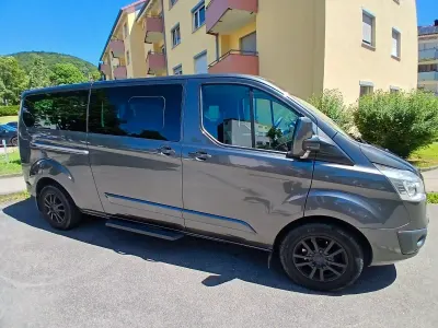 Gebraucht Ford Tourneo 170 PS (125 kW) 2017 Grau Van / Kleinbus