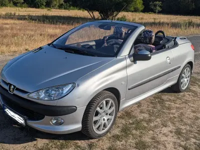 Gebraucht Peugeot 206 CC 136 PS (100 kW) 2002 Silber Cabrio