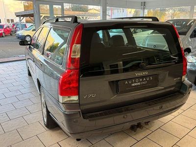 Grau Gebraucht 2005 Volvo V70 Momentum Kombi | 4.999 €