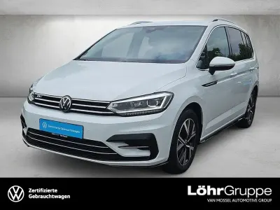 Gebraucht VW Touran Highline 150 PS (110 kW) 2023 Pure white Van / Kleinbus