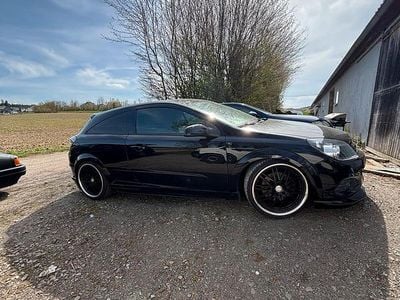 Begagnad Opel Astra GTC 150 HK (110 kW) 2005