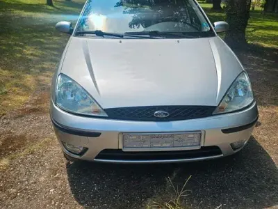 Gebraucht Ford Focus Futura 116 PS (85 kW) 2002 Silber Limousine