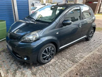 Brugt Toyota Aygo 69 HK (50 kW) 2012 Grå Hatchback