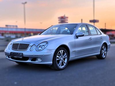 Gebraucht Mercedes E200 163 PS (119 kW) 2003 Silber Limousine