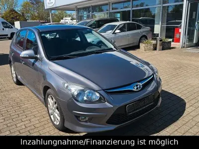 Gebraucht Hyundai i30 Edition+ 109 PS (80 kW) 2011 Grau Limousine