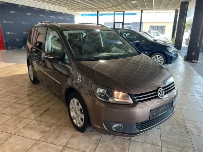 Gebraucht VW Touran Highline 140 PS (102 kW) 2012 Braun Van / Kleinbus