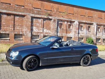 Gebraucht Mercedes CLK200 Avantgarde 163 PS (119 kW) 2005 Blau Cabrio