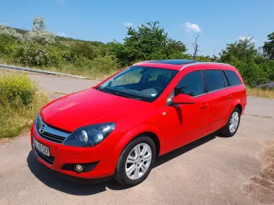 Gebraucht Opel Astra 90 PS (66 kW) 2009 Rot Limousine