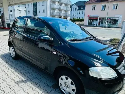 Gebraucht VW Fox 75 PS (55 kW) 2007 Schwarz Kleinwagen
