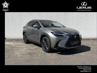 Neu Lexus NX450h+ E-FOUR Luxury Line 292 PS (214 kW) 2026 Titaniumsilber metallic SUV