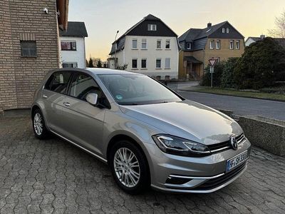 Gebraucht VW Golf VII Highline 125 PS (91 kW) 2017 Grau Limousine