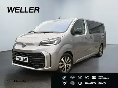 Gebraucht Toyota Proace Verso Team 177 PS (130 kW) 2024 Silber Kombi