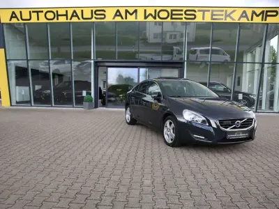 Gebraucht Volvo S60 Momentum 203 PS (149 kW) 2011 Savile grey Limousine