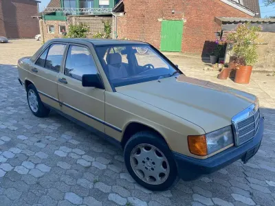 Gebraucht Mercedes 190 72 PS (52 kW) 1987 Gelb Limousine