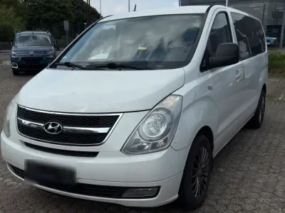 Gebraucht Hyundai H-1 170 PS (125 kW) 2011 Weiß Van / Kleinbus