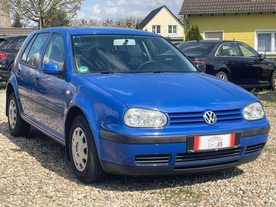 Blau Gebraucht 2000 VW Golf IV Trendline Kombi | 2.999 € (Fairer Preis)