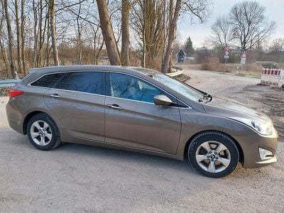 Gebraucht Hyundai i40 Style 136 PS (100 kW) 2015 Beige Kombi