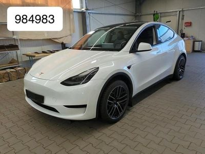 Weiß Gebraucht 2024 Tesla Model Y RWD SUV | 32.900 € (Fairer Preis)