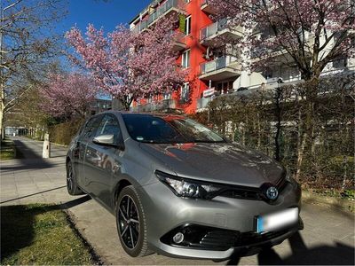 Toyota Auris Hybrid