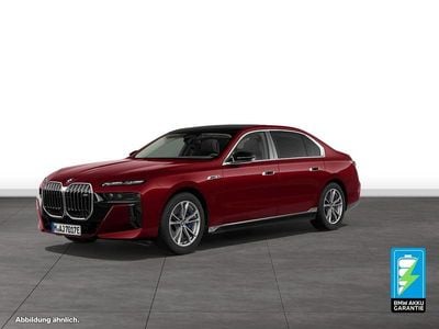 Gebraucht BMW M760e 571 PS (419 kW) 2025 Rot Limousine