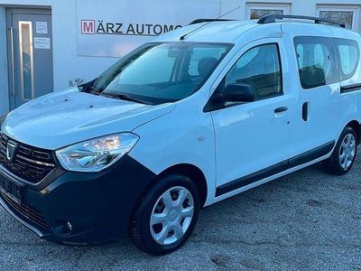 Weiß Gebraucht 2018 Dacia Dokker Ambiance Van / Kleinbus | 11.590 € (Fairer Preis)