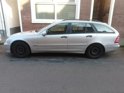 Gebraucht Mercedes C200 Classic 122 PS (89 kW) 2005 Silber Kombi