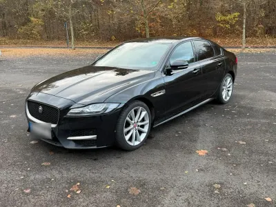 Käytetty Jaguar XF R-Sport 180 HP (132 kW) 2019 Musta Sedan