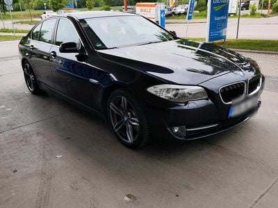 Blau Gebraucht 2012 BMW 530 Limousine | 13.100 € (Fairer Preis)
