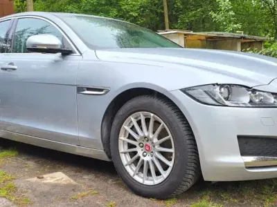 Gebraucht Jaguar XF Prestige 163 PS (119 kW) 2017 Silber Limousine