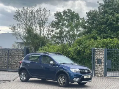 Gebraucht Dacia Sandero Stepway 90 PS (66 kW) 2017 Blau SUV