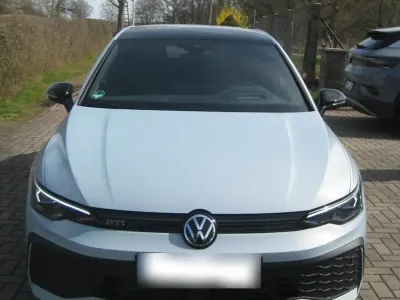 Gebraucht VW Golf VIII GTI 265 PS (194 kW) 2024 Blau Limousine