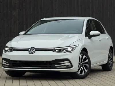 Gebraucht VW Golf VIII Active 150 PS (110 kW) 2023 Weiß Limousine