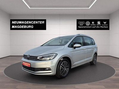 Silber Gebraucht 2024 VW Touran Comfortline Van / Kleinbus | 37.480 € (Teuer)