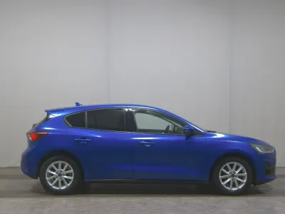 Brugt Ford Focus Cool & Connect 120 HK (88 kW) 2022 Blå Sedan