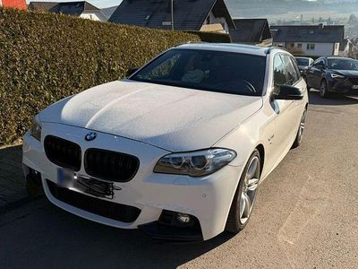 Gebraucht BMW 525 M Sport 218 PS (160 kW) 2015 Weiß Kombi