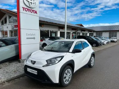 Gebraucht Toyota Aygo X X-play 72 PS (52 kW) 2024 Weiß SUV