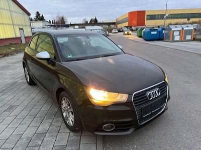 gebraucht Audi A1 *A1*attraction*Automatik*NAVI*wenig-Kilometer*