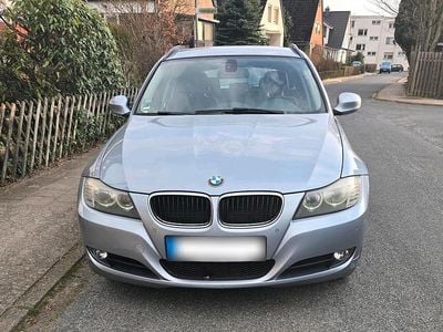 Gebraucht BMW 318 143 PS (105 kW) 2012 Blau Kombi